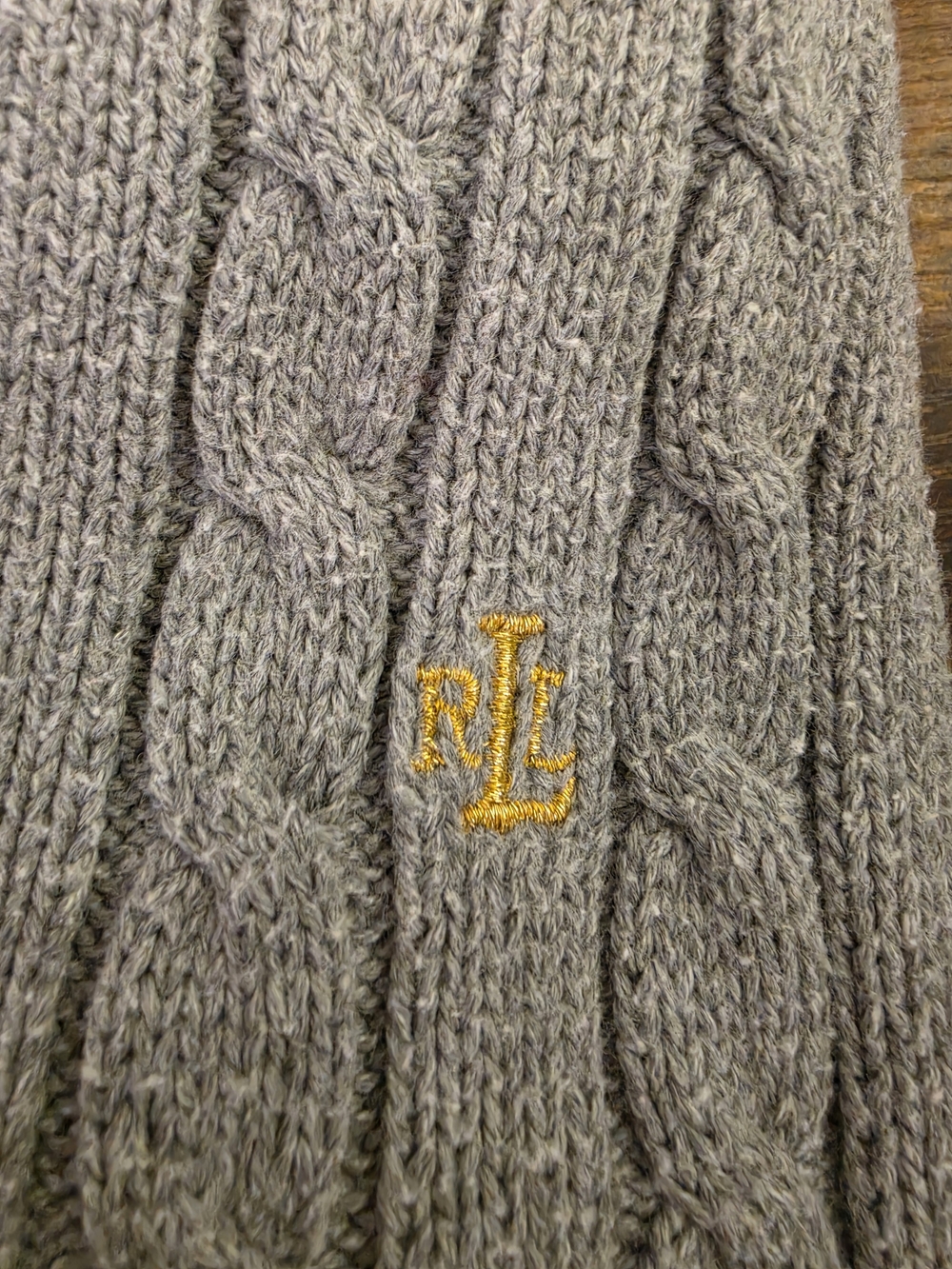Ralph Lauren Women's Gray Cable-Knit V-Neck Sweater Size-M - Picture 5 of 5